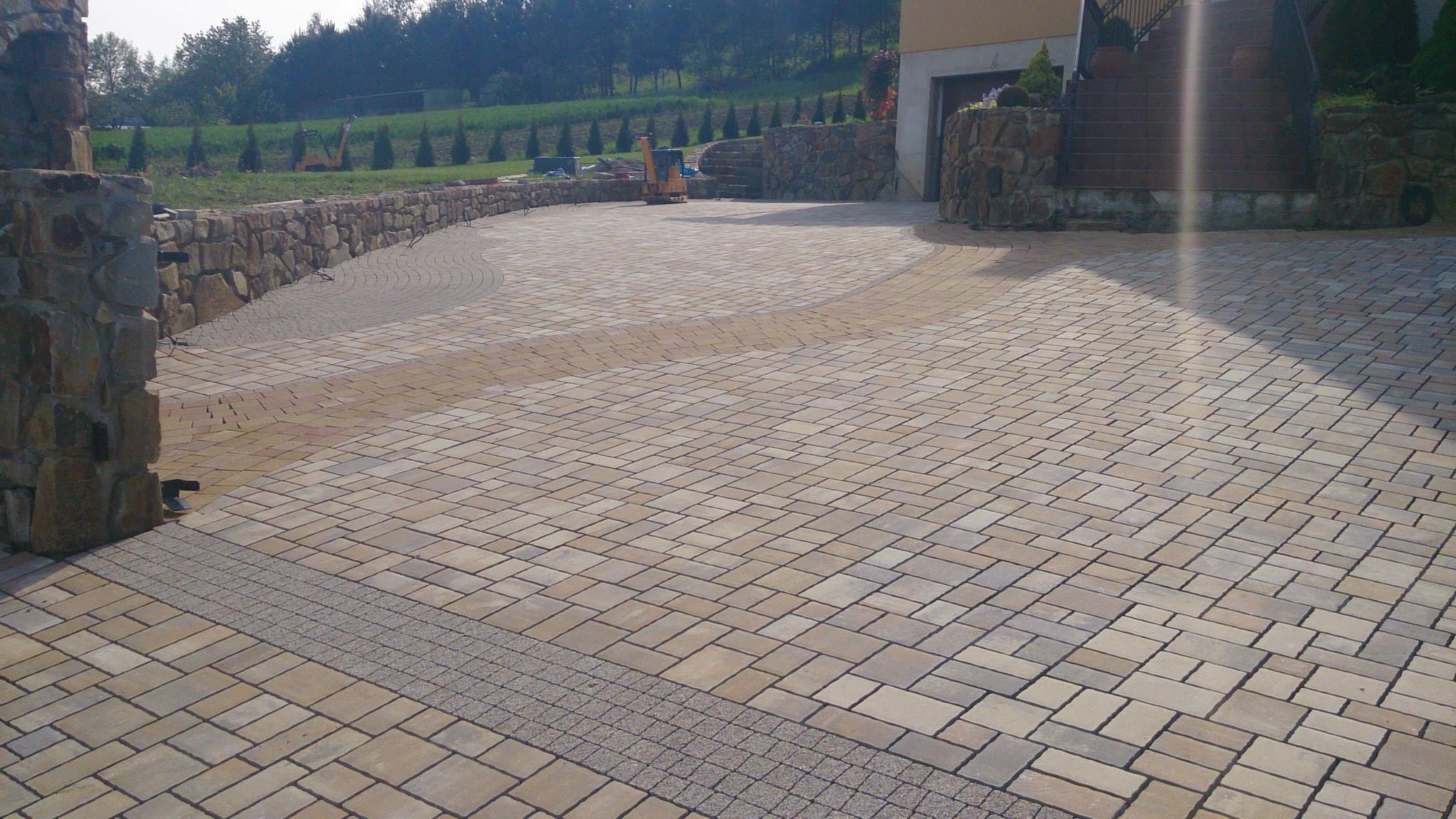 kostka brukowa bruk-bet kolor wapień dewoński, realizacja zagórz