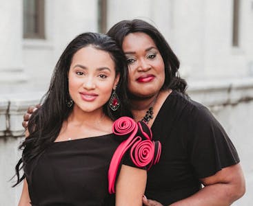 Dedra Pennington has psoriasis and psa and poses with her daughter Tiara, who advocates for those with psoriatic disease.