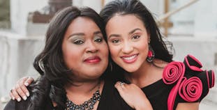 Tiara Pennington and her mother pose together outside.