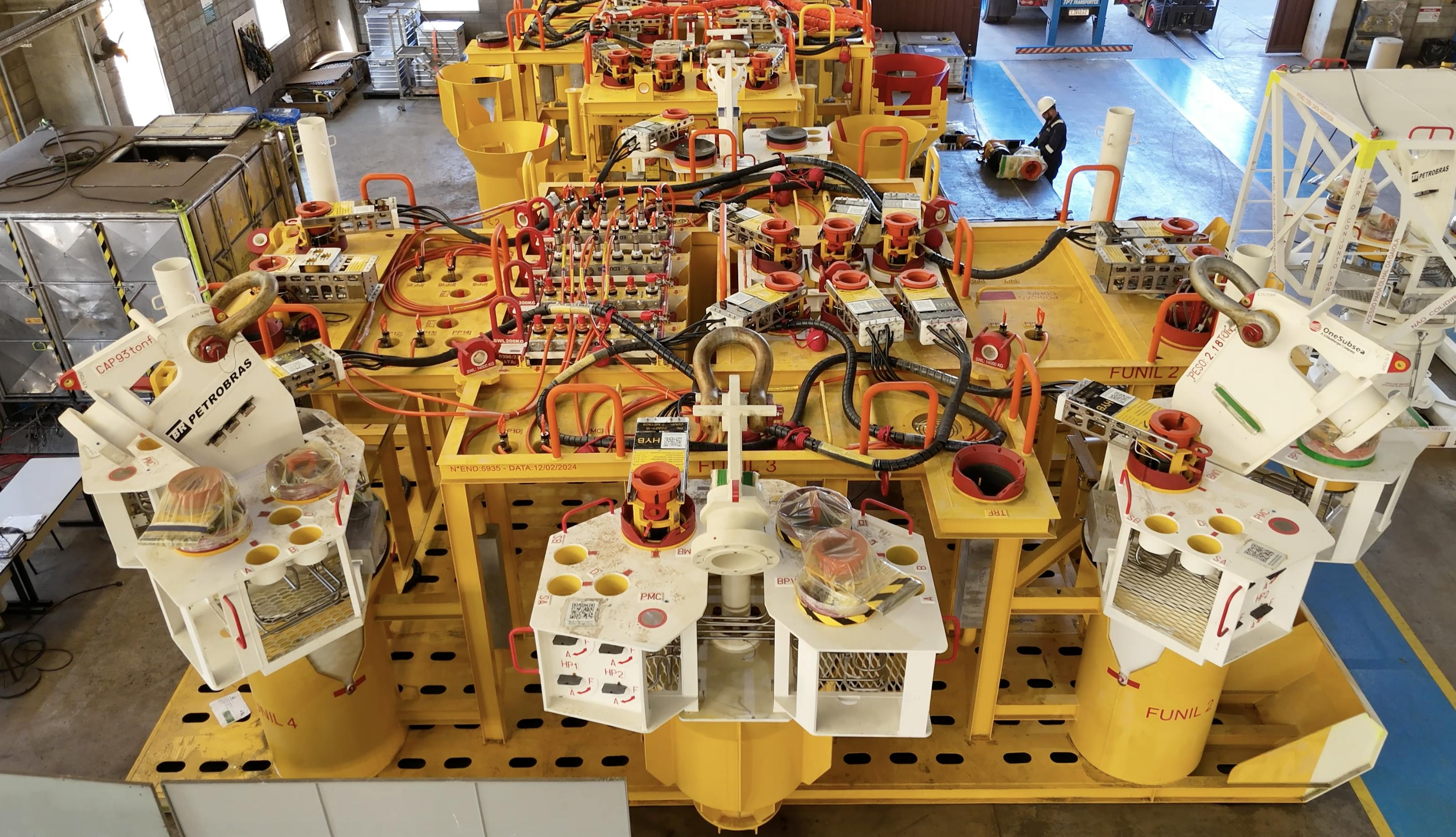 +NR and EquipSea - Manifolds