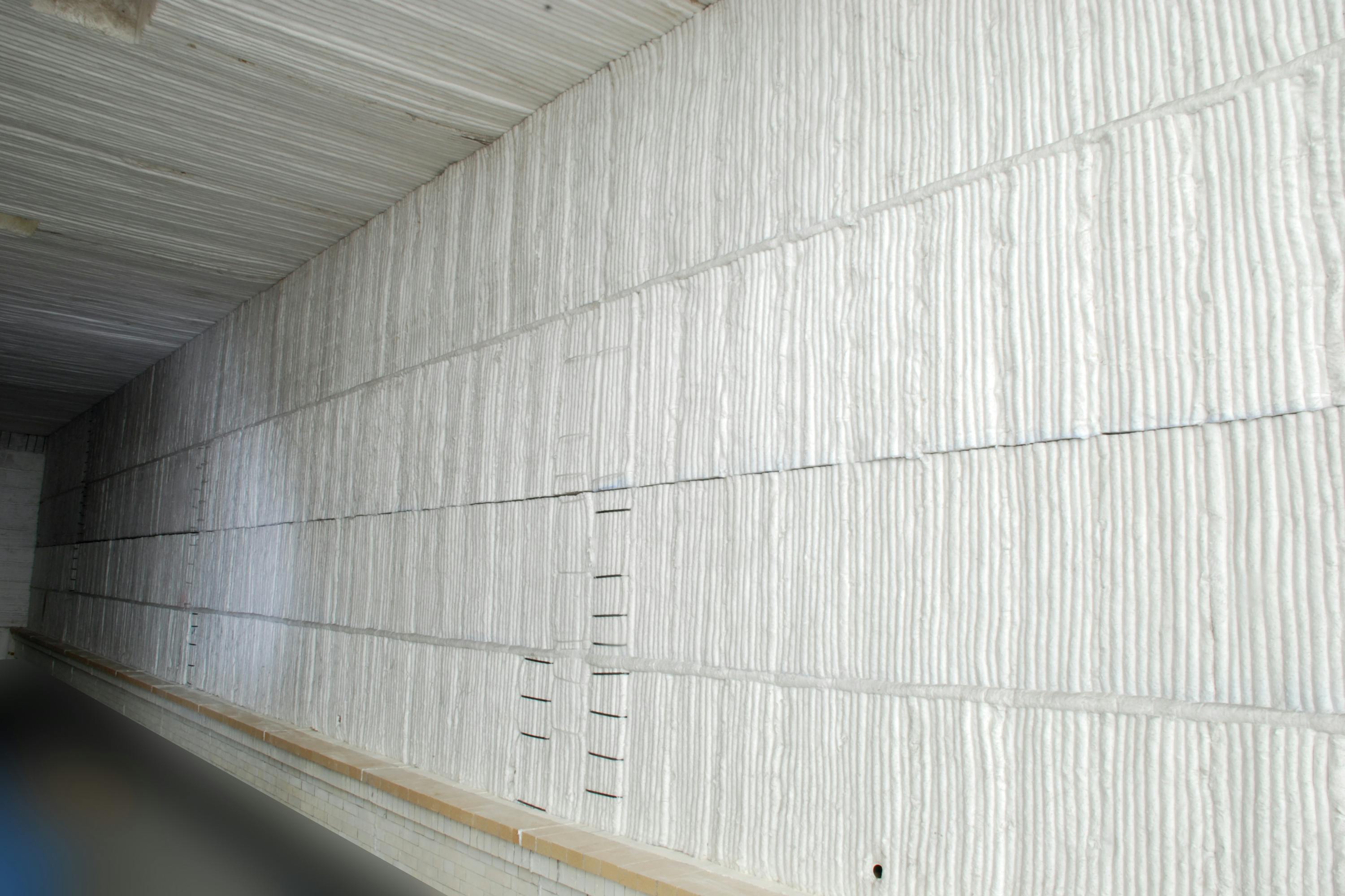 pared con material de aislamiento térmico de fibra cerámica