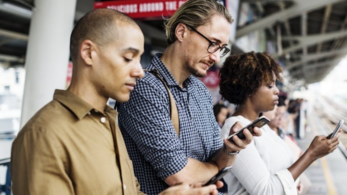 commuters using tech