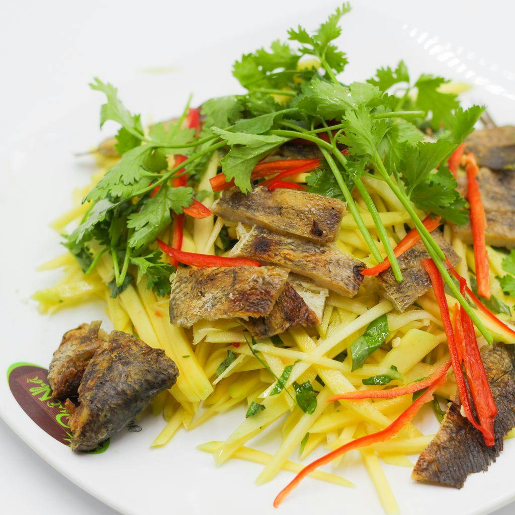Gỏi xoài khô cá sặc