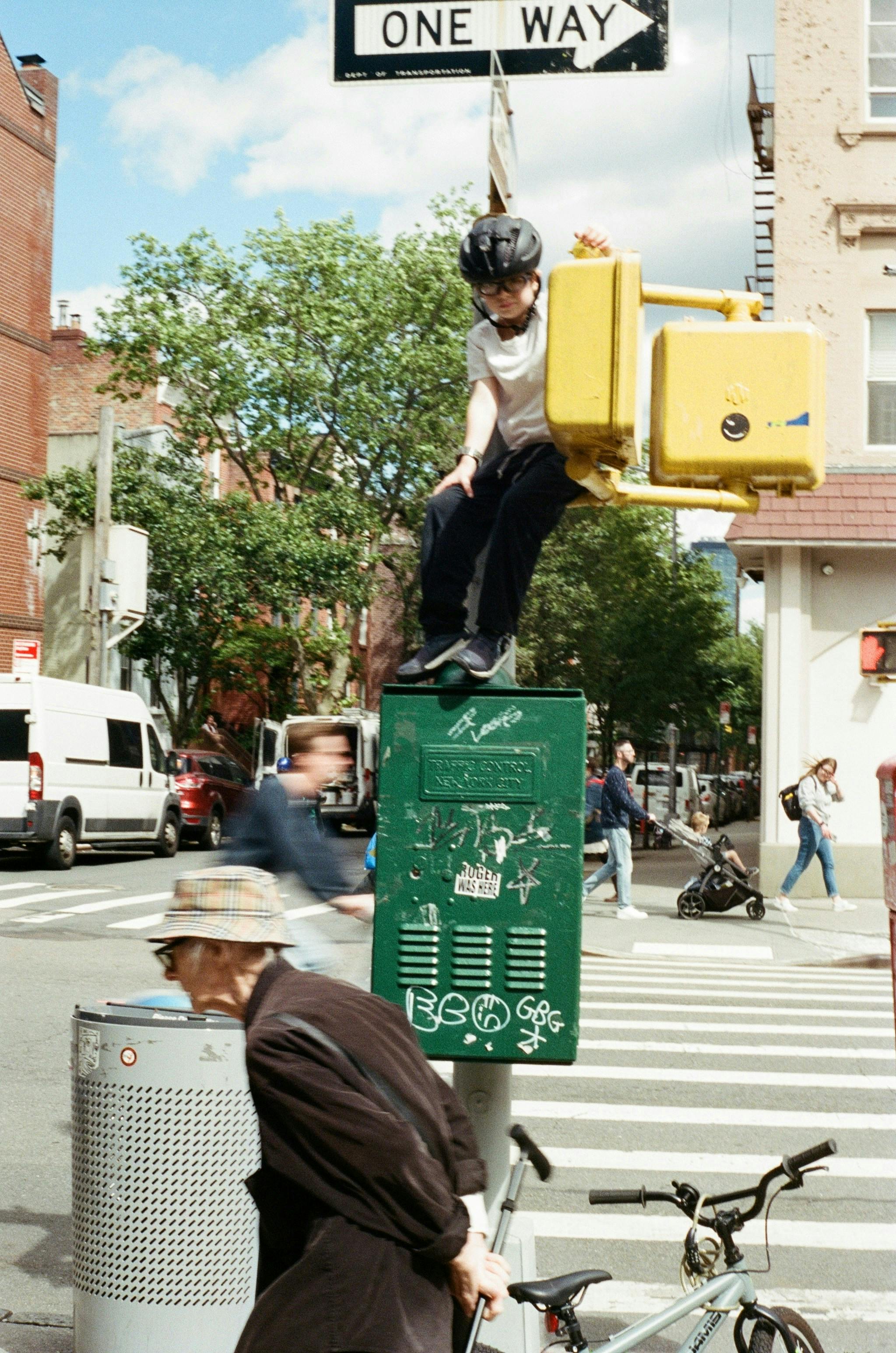 Streets by Bradley Andrews. 1/500s, f/4, 50mm, with Farbe 400.