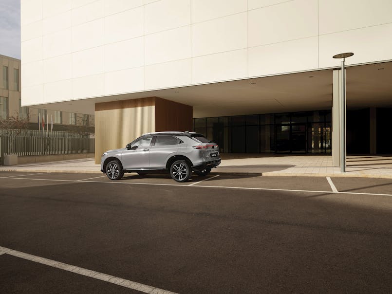 Nýr Honda HR-V grár á hlið