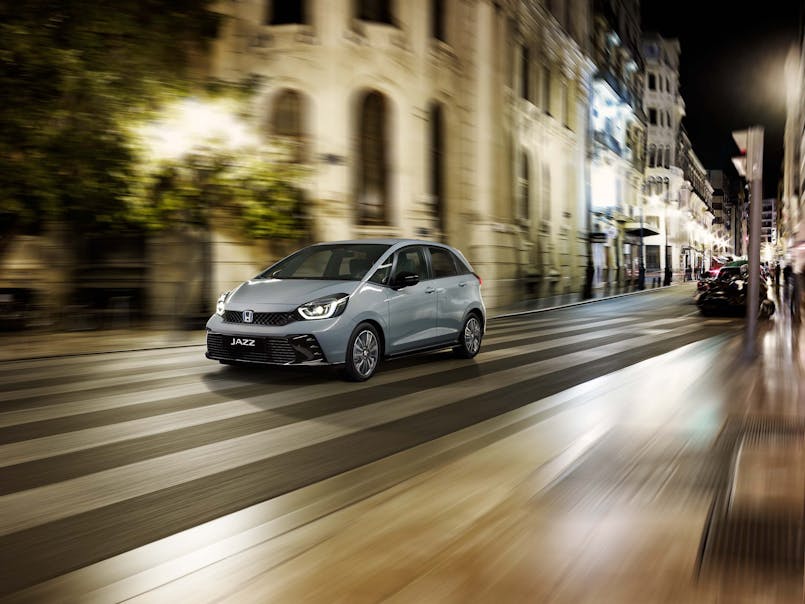 Nýr Honda Jazz, grár á lit á ferðinni