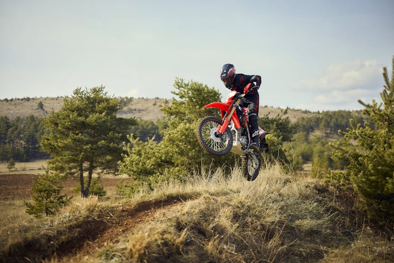 CRF300L að stökkva