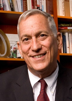 headshot of Walter Isaacson