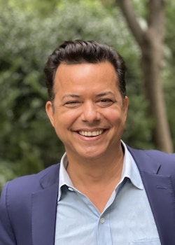 head shot for John Avalon