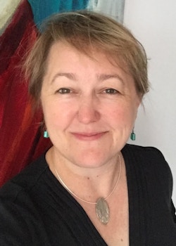 head shot for carolyn eastman