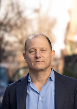 Jonathan Mahler headshot