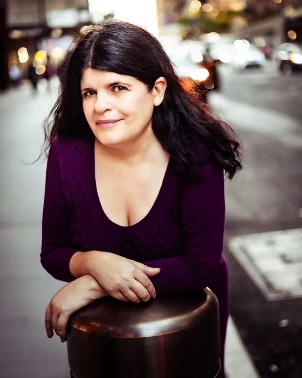 Laurie Gwen Shapiro headshot