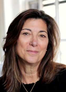 Victoria Redel headshot