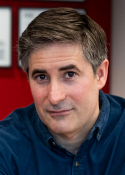 Jonathan Swan headshot