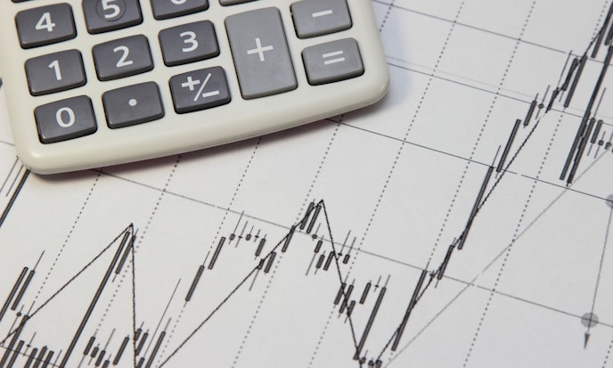 Dow Jones Beat the S&P 500 in 2022: 3 ETFs to Invest in the Dow