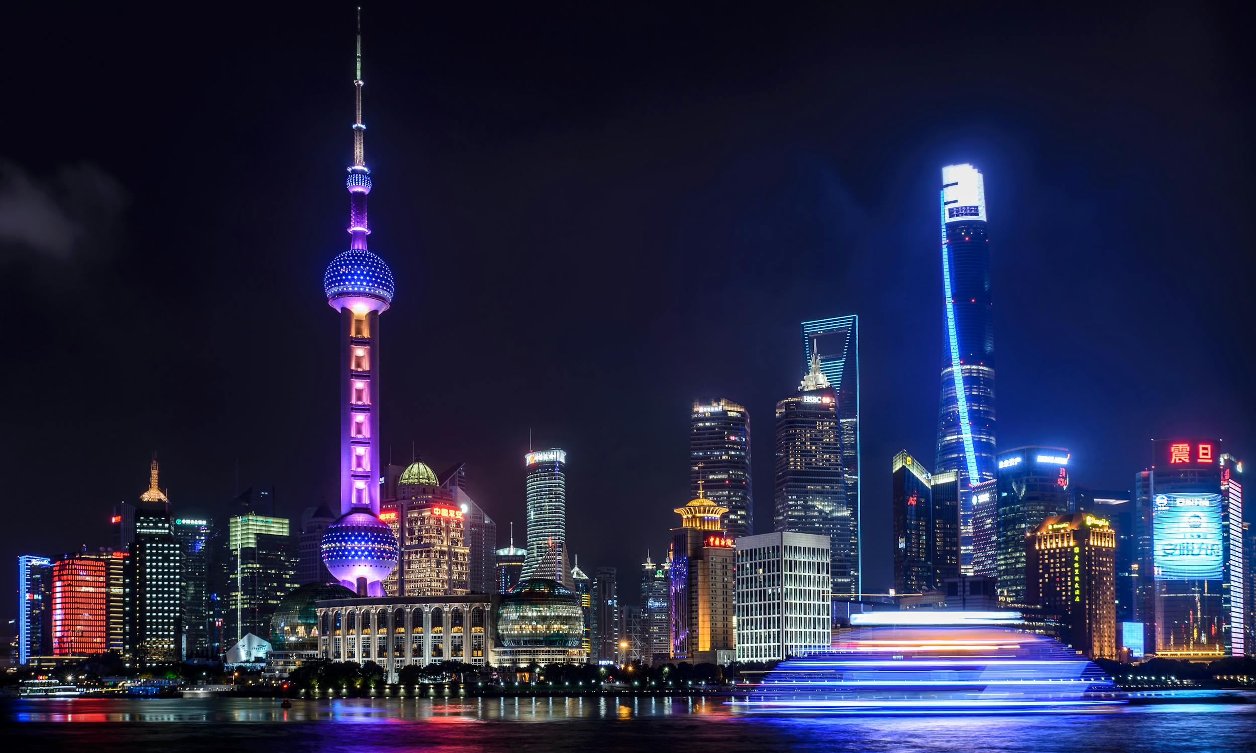 Bridging the Gap: Unpacking the Divergence Between Chinese and US Markets
