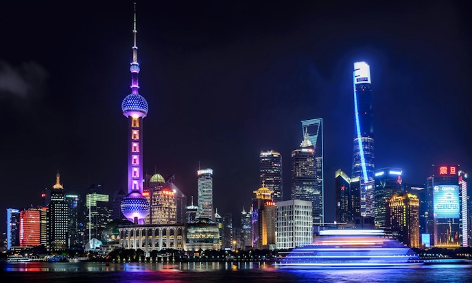 Bridging the Gap: Unpacking the Divergence Between Chinese and US Markets