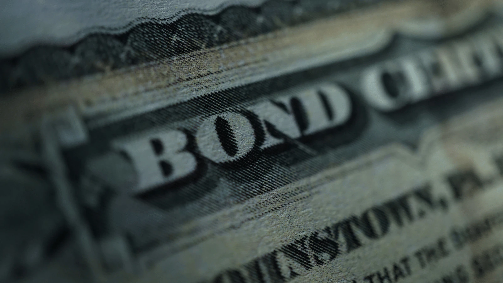 Why IUSB Is Overtaking AGG as the Default Bond ETF for Investors