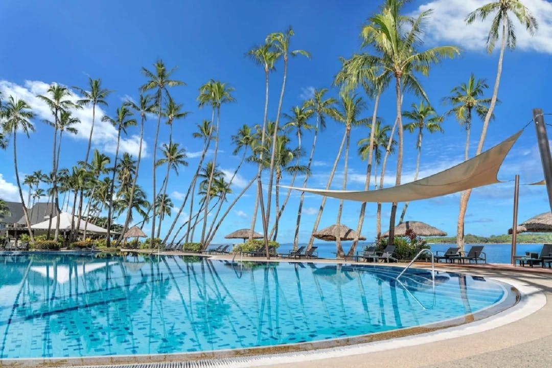 Shang ri la Fiji pool
