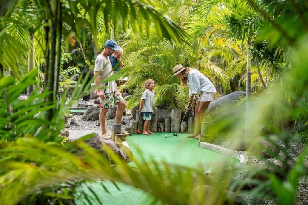Shang ri la Fiji mini golf