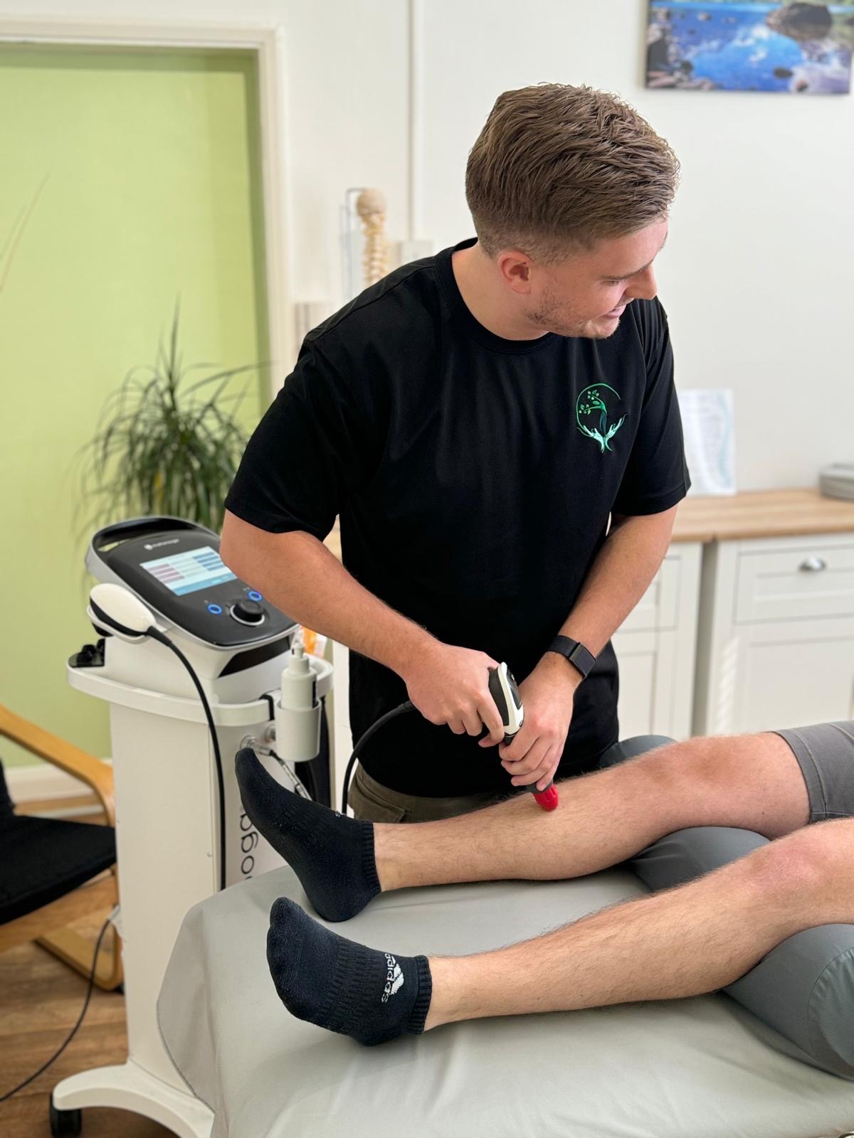 Shockwave therapy on the shin