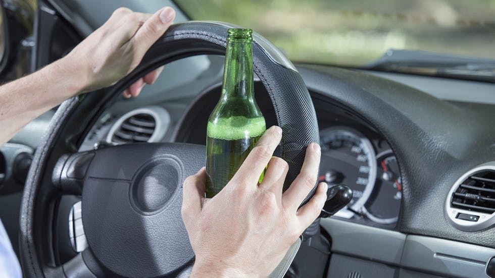 Prohibición de beber al conducir.