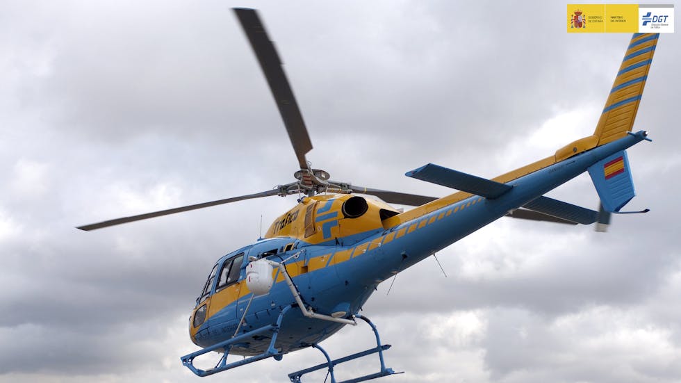 Helicóptero con radar de la DGT