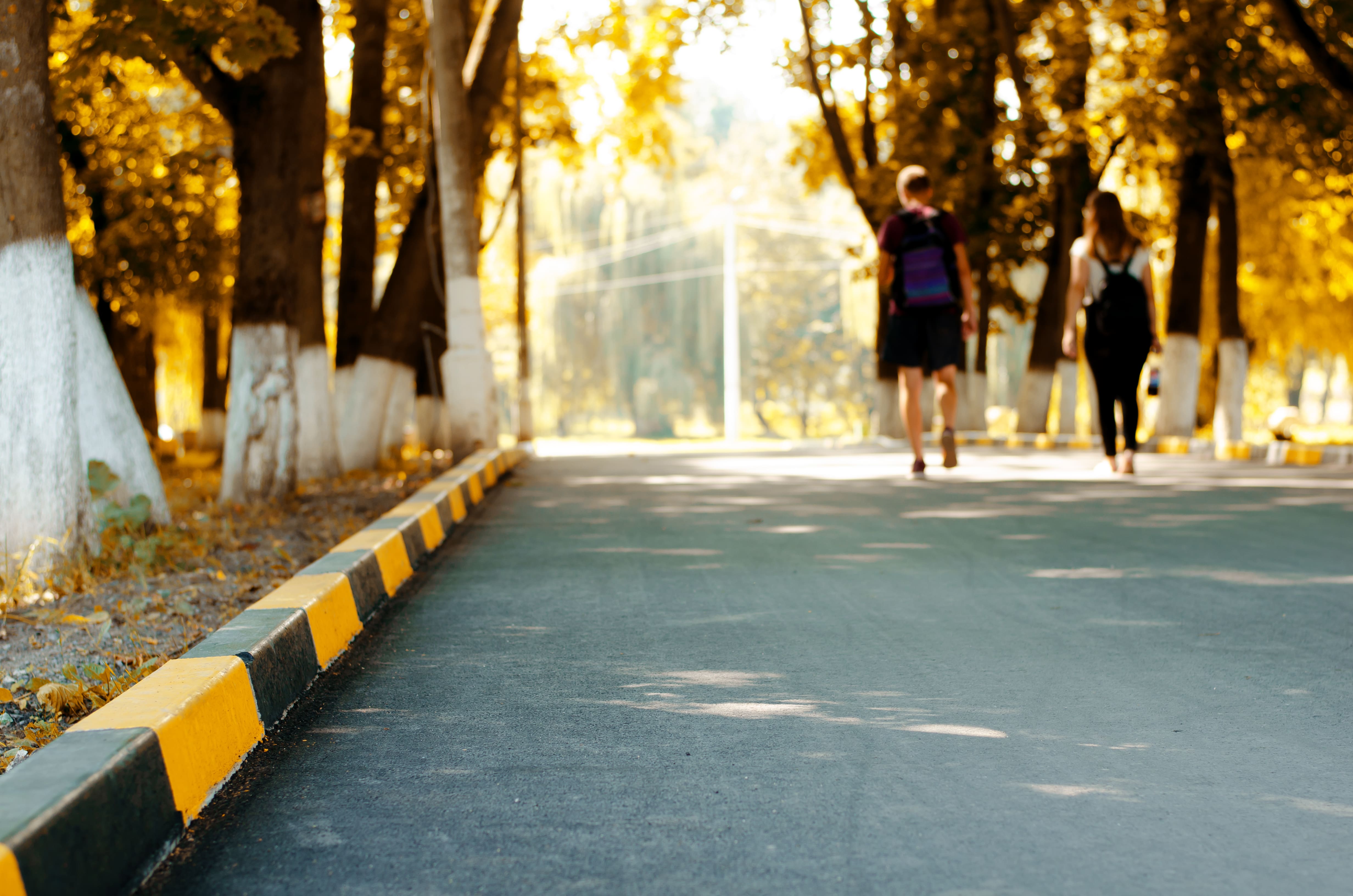 Marca vial amarilla discontinua - Onroad