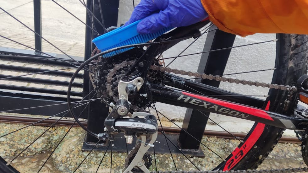 Limpieza de la transmisión de la bici
