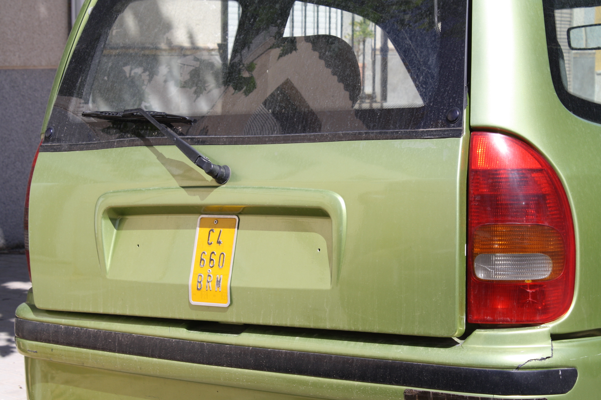 Microcoche matriculado