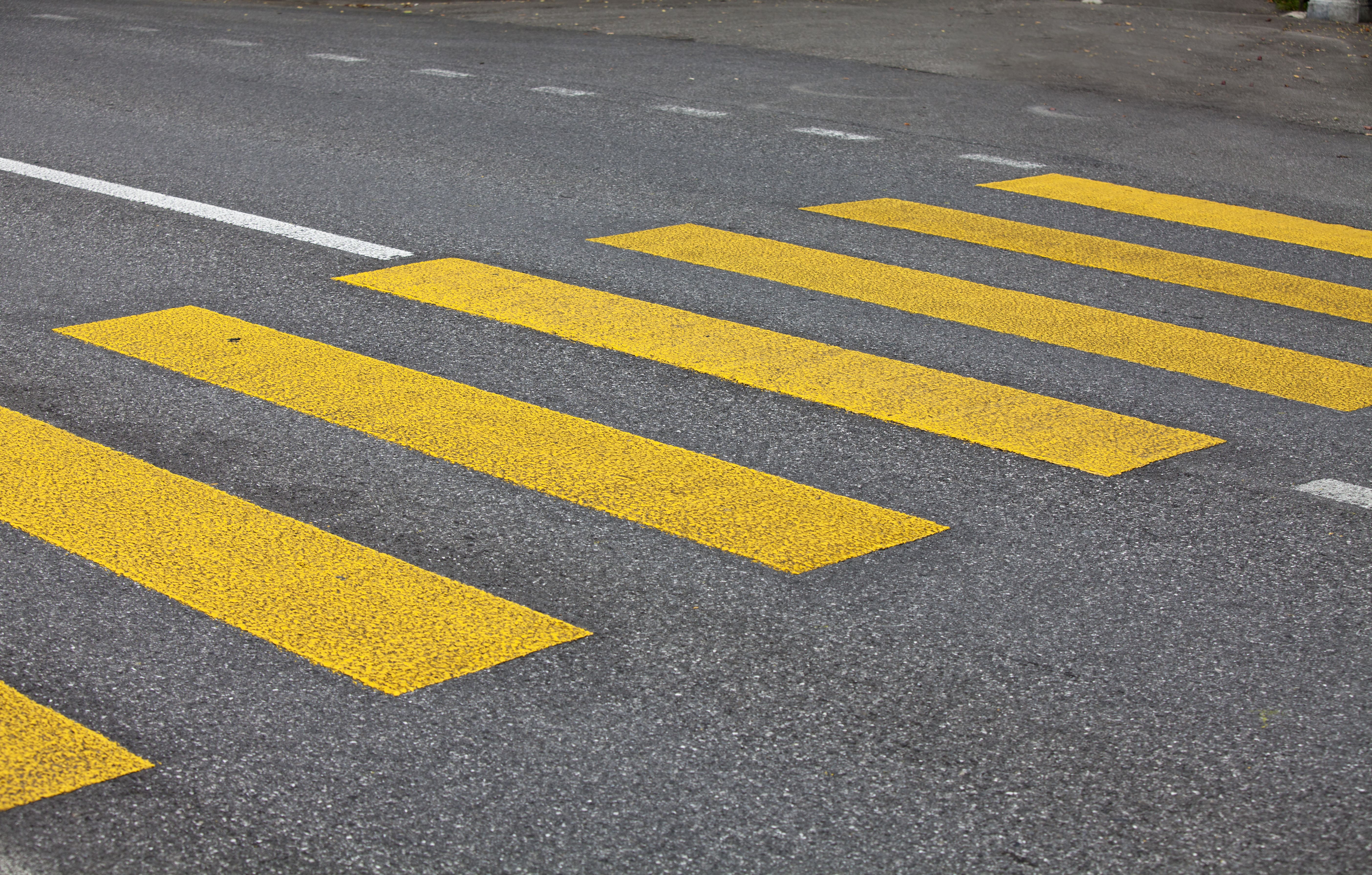 Paso de peatones amarillo