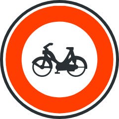 Señal R-105 de entrada prohibida a ciclomotores
