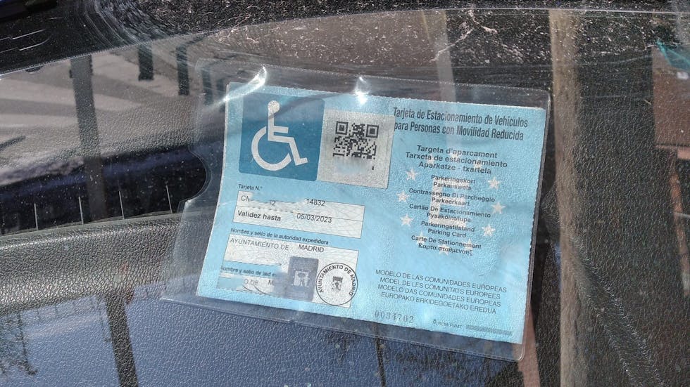 Tarjeta de estacionamiento de vehículos para personas con movilidad reducida