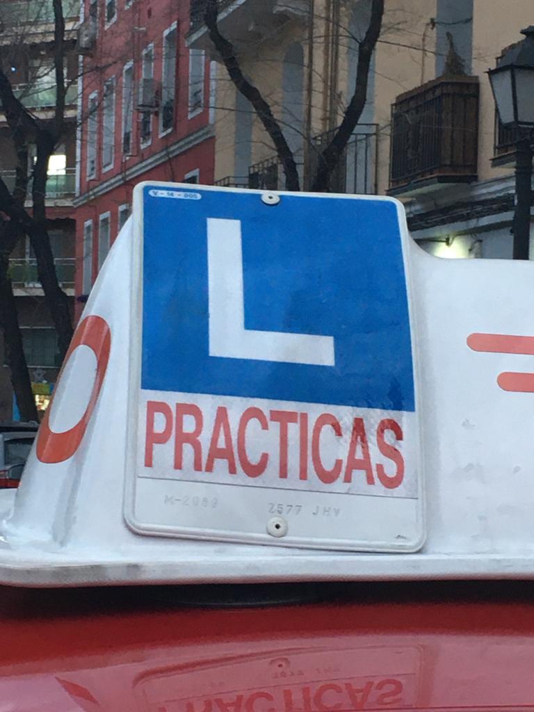 Señal V-14: aprendizaje de la conducción - Onroad 🚗