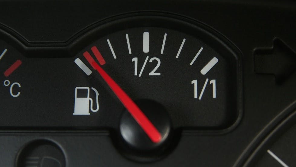 El indicador de gasolina