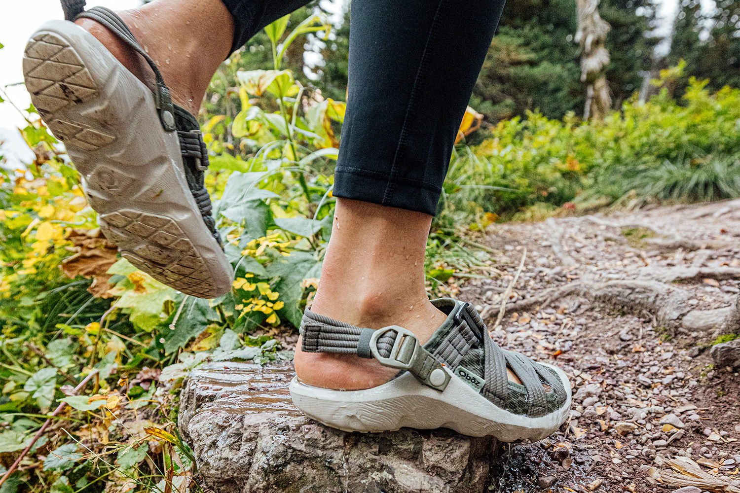 Womans on sale hiking sandals