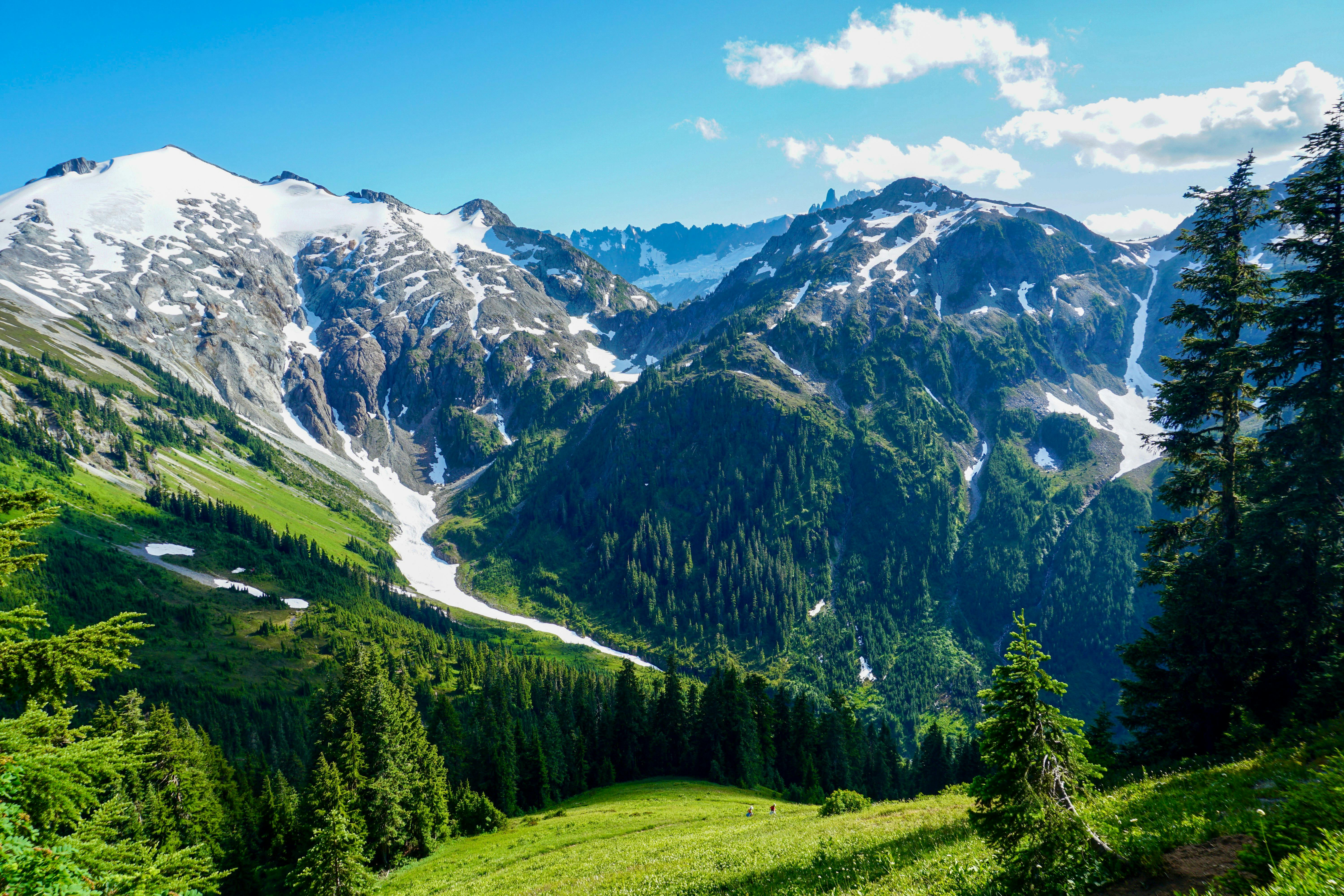 Ruth Mountain, seen from the trail up Hannegan Peak. Image credit: Doris Wang