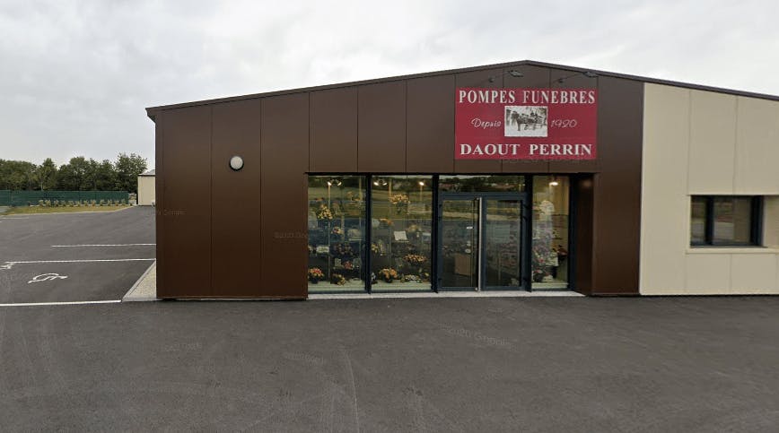 Photographie de la Pompes Funèbres et Marbrerie Daout Perrin à Saint-Julien-l'Ars