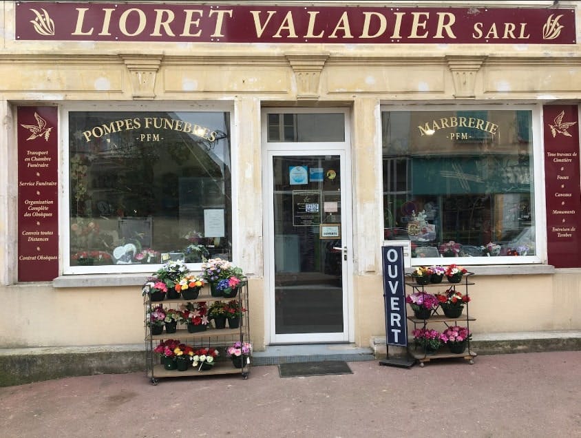 Photographies des Pompes Funèbres Marbrerie Lioret-Valadier à Villeneuve-la-Guyard