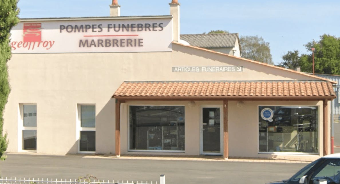 Photographie de la Pompes Funèbres Geoffroy de Saint-Léger-de-la-Martinière