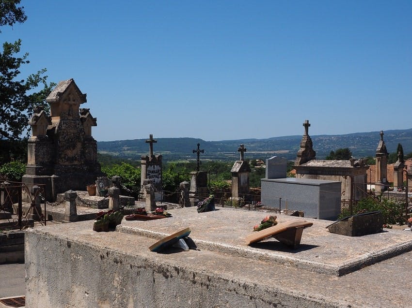 cimetières pouvoirs du maire