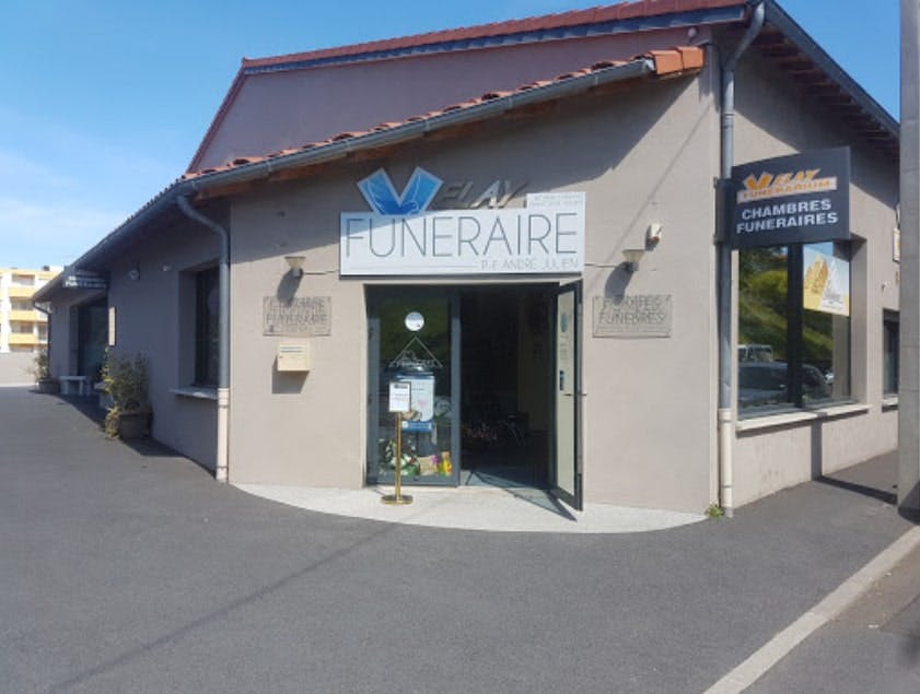 Photographies des Pompes Funèbres Velay Funéraire au Puy-en-Velay