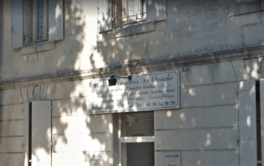Photographie Pompes Funèbres LAPLANCHE de Saint-Rémy-de-Provence