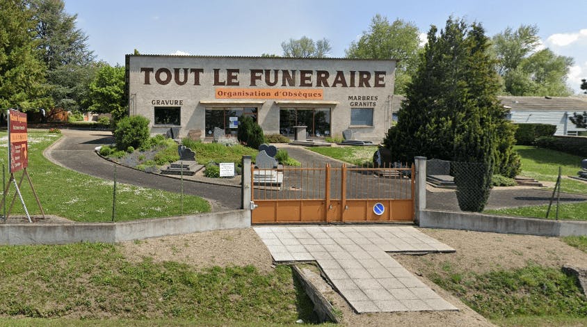 Photo de Pompes Funèbres Vigouroux à Saint-Germain-des-Fossés
