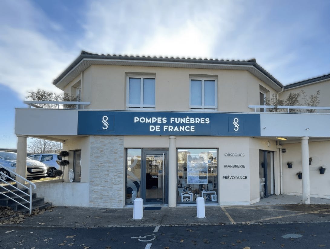 Photo de Pompes Funèbres de France à Saint-Benoît