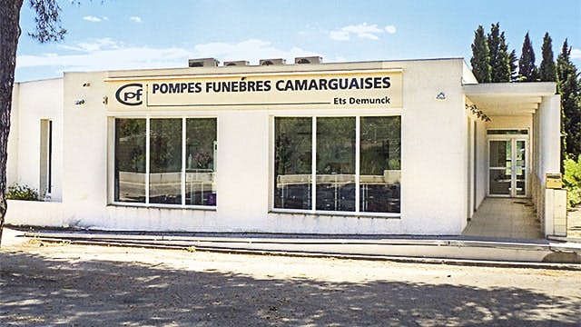 Photographies des Pompes Funèbres et Marbrerie Camarguaise à Vergéze