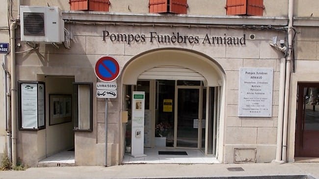 Photographies des Pompes Funèbres Marbrerie Arniaud à Pertuis