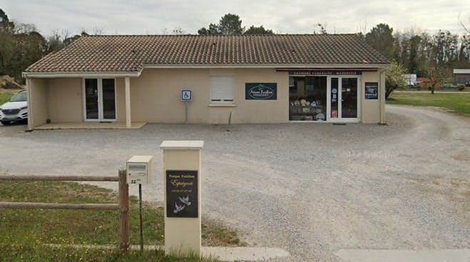Photographie de la Pompes Funèbres Espaignet de Castres-Gironde

