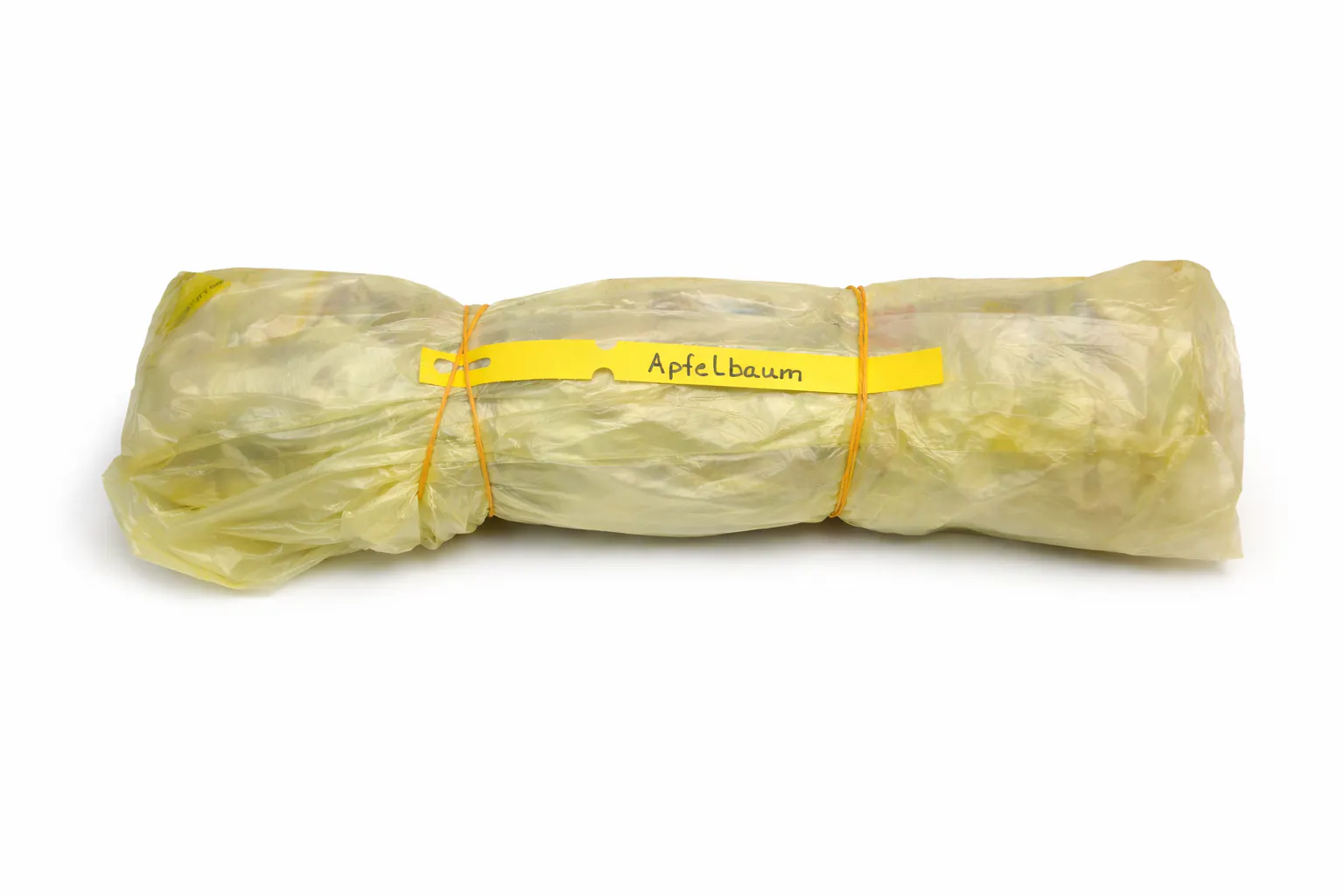 Reiserbündel in Müllbeutel gewickelt und beschriftet