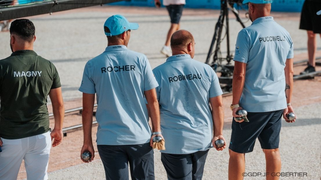 Les joueurs de la Team Obut au Masters de pétanque de dos